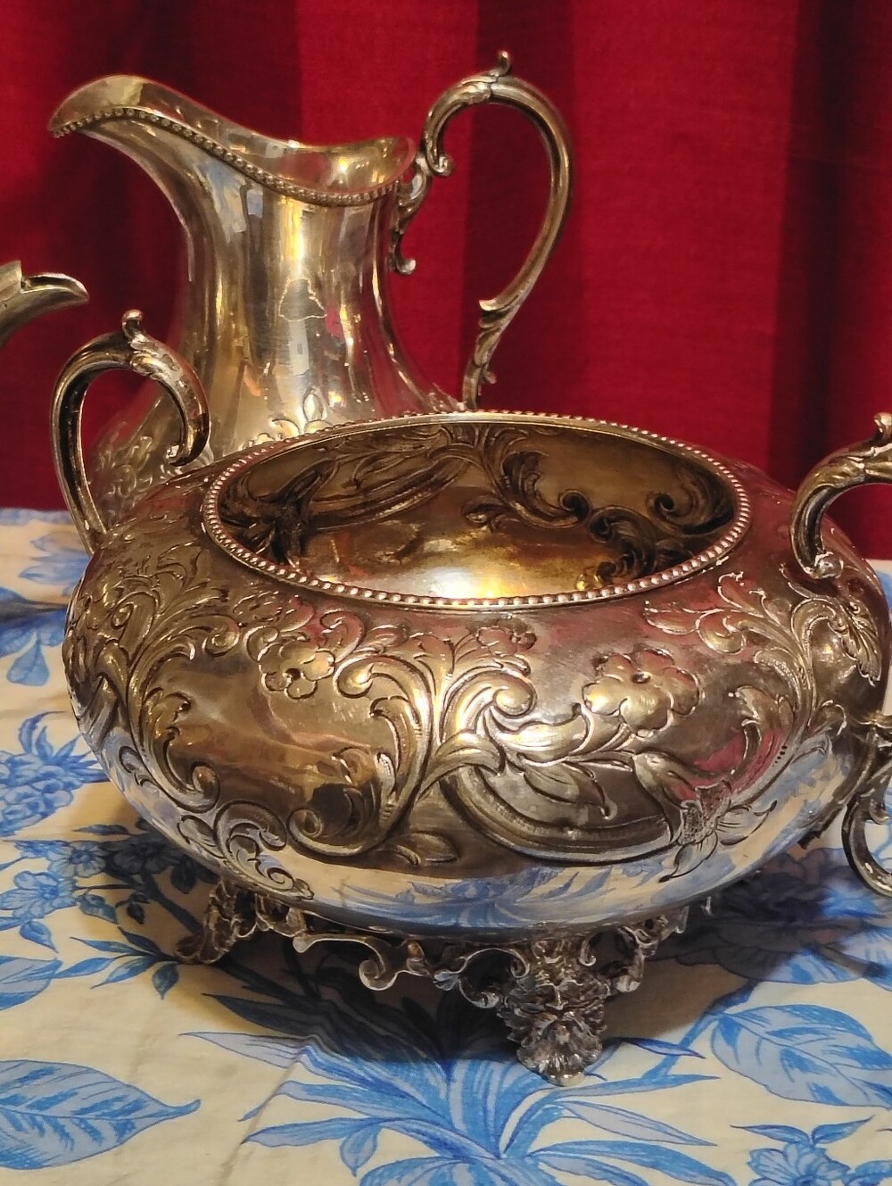 Lovely Vintage Repousse Silverplate Creamer Open Sugar Bowl Set Floral Footed